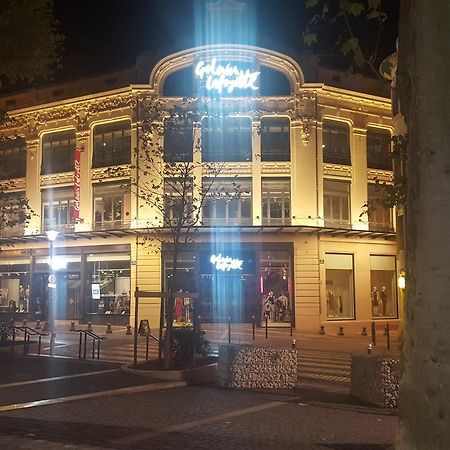 בזייה Hotel Confort מראה חיצוני תמונה