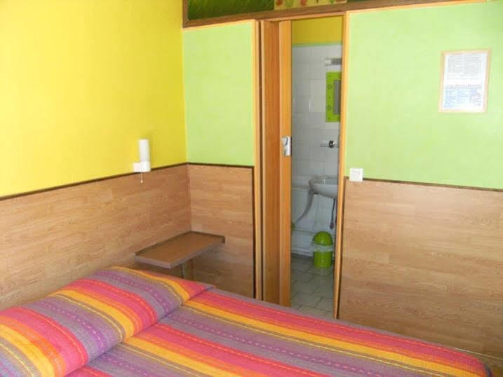 בזייה Hotel Confort מראה חיצוני תמונה