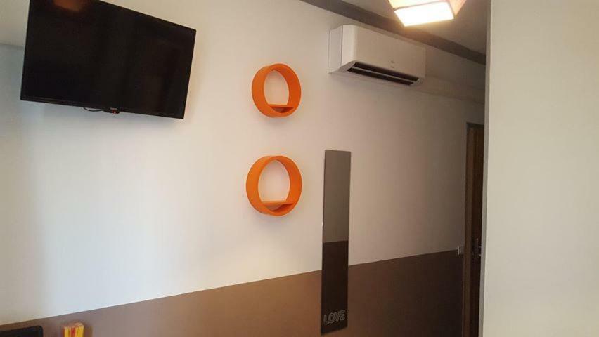 בזייה Hotel Confort מראה חיצוני תמונה